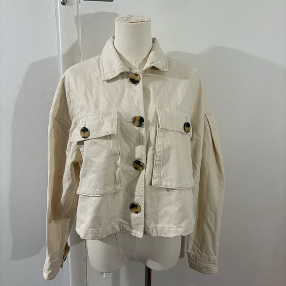 Bershka Women’s Sz M Ivory Canvas Jacket Pockets Buttons Classic Preppy Cropped - Picture 3 of 11